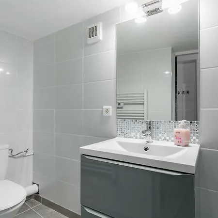 T2 Renove Avec Mezzanine : Smoothie Et Bikini *